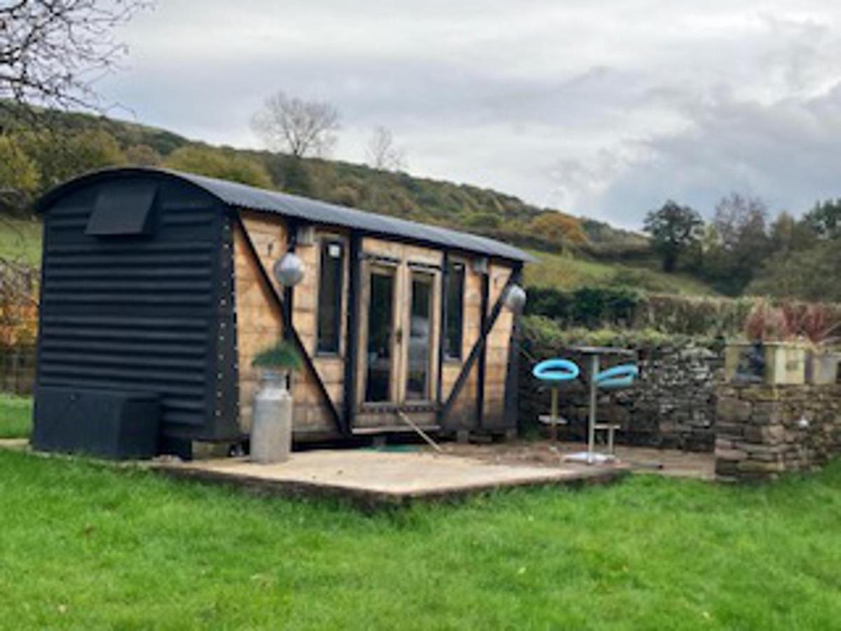 1 Bed Converted Railway Wagon Near Крикоуел Екстериор снимка