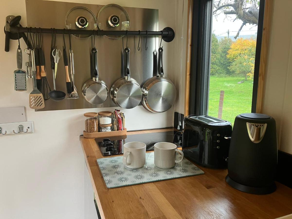 1 Bed Converted Railway Wagon Near Крикоуел Екстериор снимка